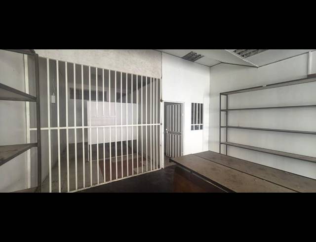 BUSINESS PROPERTY TO RENT IN LA ROCHELLE